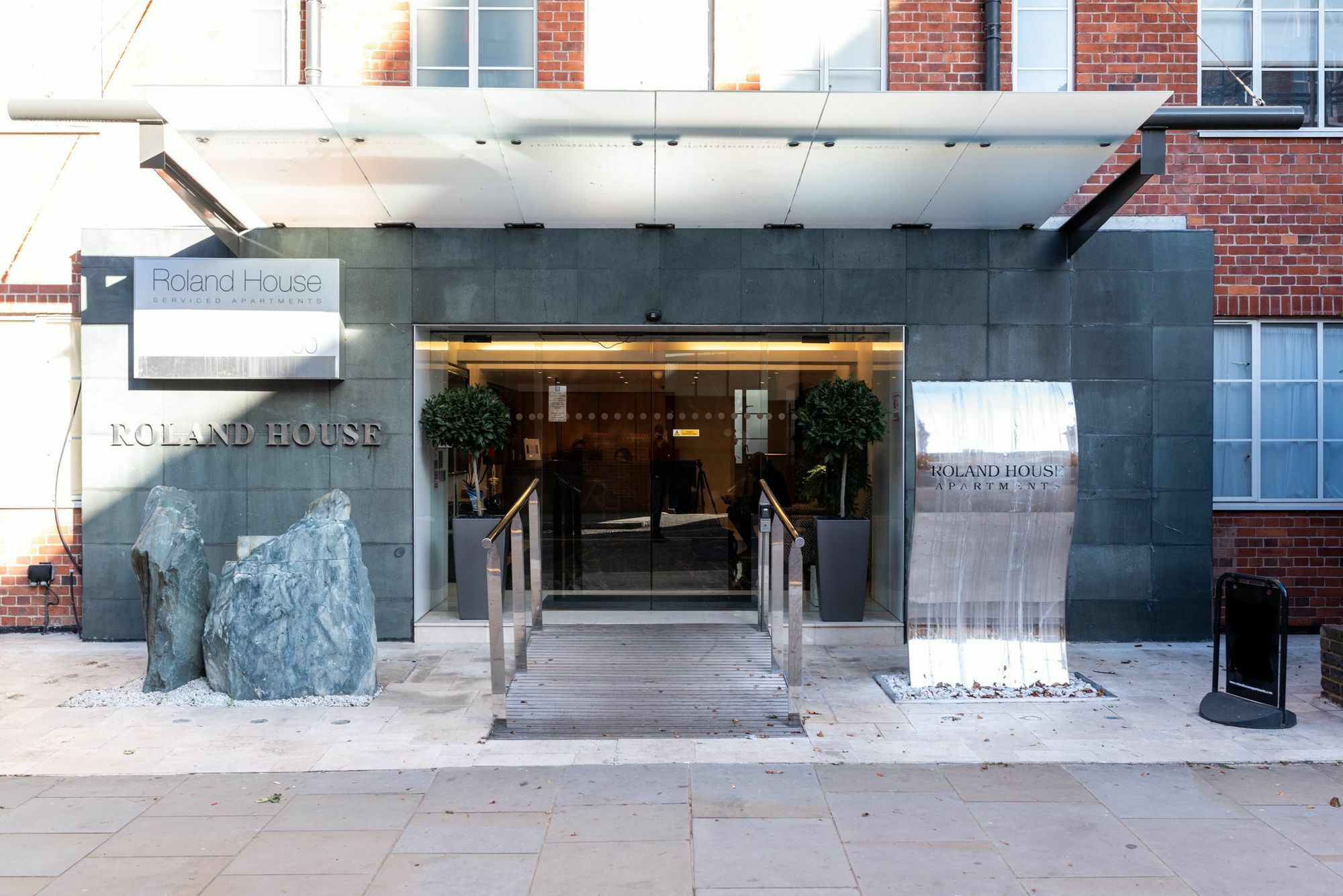 Roland House Aparthotel London Exterior photo